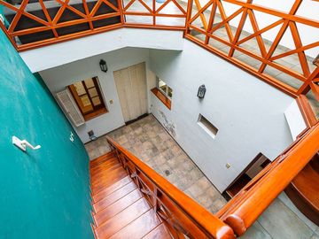 CASA DE PASILLO EN VENTA LOURDES TRES DORMITORIOS