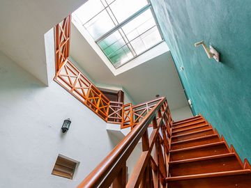 CASA DE PASILLO EN VENTA LOURDES TRES DORMITORIOS