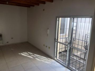 Venta Dpto. con cochera y ascensor Apto temporario