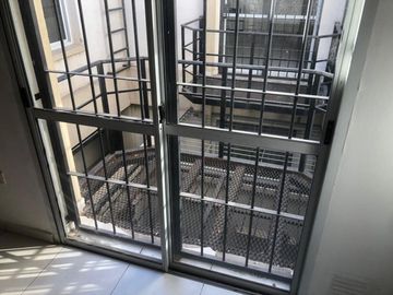 Venta Dpto. con cochera y ascensor Apto temporario