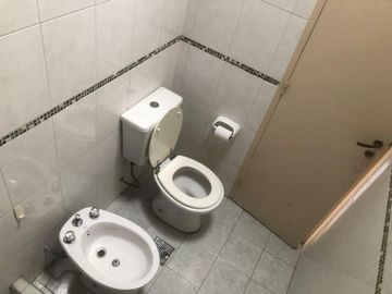 Venta Dpto. con cochera y ascensor Apto temporario