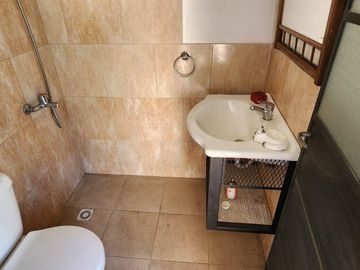 VENTA CASA 5 AMB PILETA A  RECICLAR ITUZAINGO