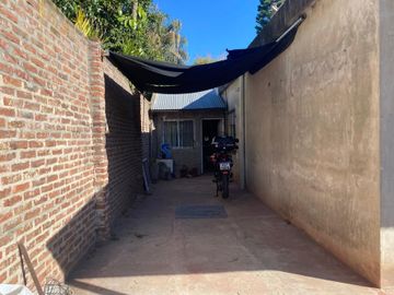VENTA CASA 5 AMB PILETA A  RECICLAR ITUZAINGO