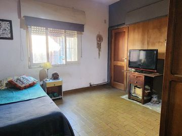 VENTA CASA 5 AMB PILETA A  RECICLAR ITUZAINGO