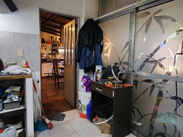 VENTA CASA 5 AMB PILETA A  RECICLAR ITUZAINGO