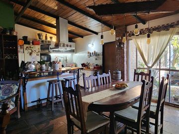 VENTA CASA 5 AMB PILETA A  RECICLAR ITUZAINGO
