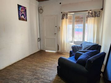 VENTA CASA 5 AMB PILETA A  RECICLAR ITUZAINGO