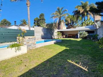 VENTA CASA 5 AMB PILETA A  RECICLAR ITUZAINGO