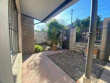 VENTA CASA 5 AMB PILETA A  RECICLAR ITUZAINGO