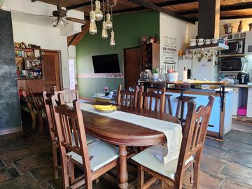 VENTA CASA 5 AMB PILETA A  RECICLAR ITUZAINGO