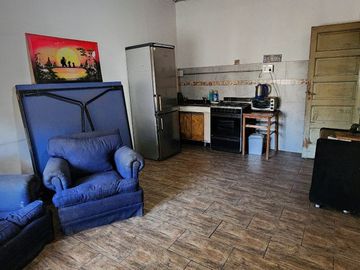 VENTA CASA 5 AMB PILETA A  RECICLAR ITUZAINGO