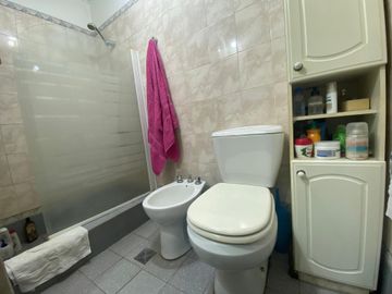 VENTA CASA 5 AMB PILETA A  RECICLAR ITUZAINGO