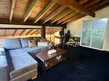 Casa 5 ambientes, 4 dormitorios, 3 cocheras