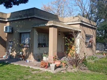 CASA 3 AMB C/PARQUE-LONGCHAMPS -BAJO DE PRECIO