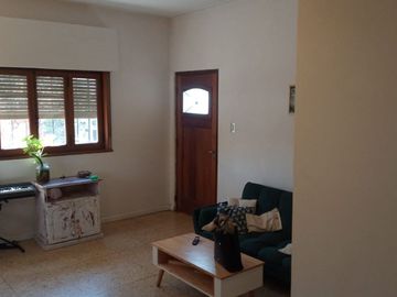 CASA 3 AMB C/PARQUE-LONGCHAMPS -BAJO DE PRECIO
