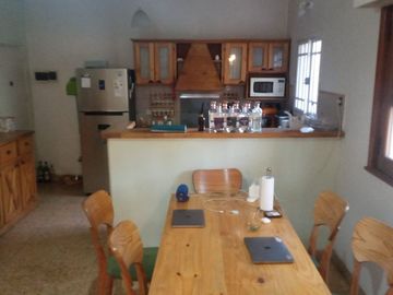 CASA 3 AMB C/PARQUE-LONGCHAMPS -BAJO DE PRECIO