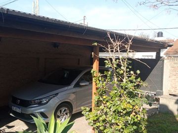CASA 3 AMB C/PARQUE-LONGCHAMPS -BAJO DE PRECIO
