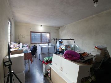 Casa en venta 4 ambientes con parque Luis Guillón