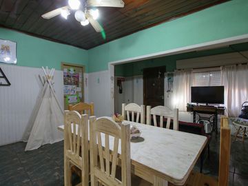 Casa en venta 4 ambientes con parque Luis Guillón