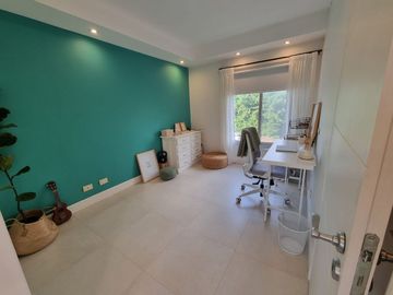 VENTA Casa  5 amb Bo. Septiembre Lote Central