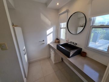 VENTA Casa  5 amb Bo. Septiembre Lote Central