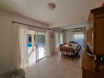 VENTA Casa  5 amb Bo. Septiembre Lote Central