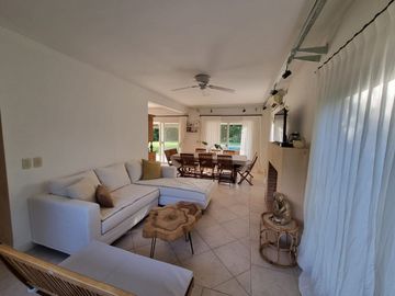 VENTA Casa  5 amb Bo. Septiembre Lote Central
