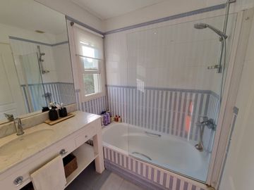 VENTA Casa  5 amb Bo. Septiembre Lote Central