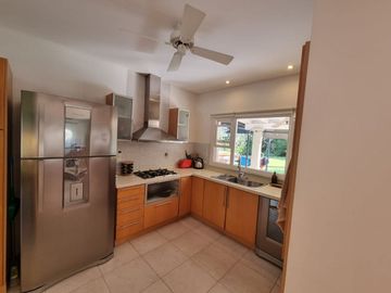 VENTA Casa  5 amb Bo. Septiembre Lote Central