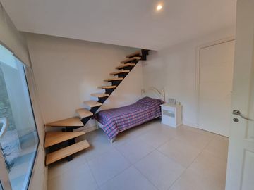 VENTA Casa  5 amb Bo. Septiembre Lote Central