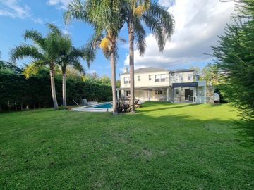VENTA Casa  5 amb Bo. Septiembre Lote Central