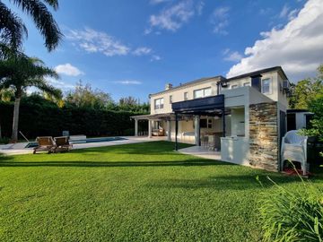 VENTA Casa  5 amb Bo. Septiembre Lote Central