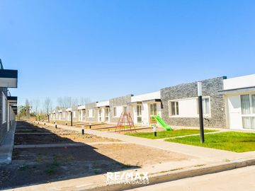 VENTA CASAS 2 DORM. LA FALDA, CIPOLLETTI