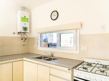 VENTA CASAS 2 DORM. LA FALDA, CIPOLLETTI