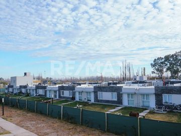 VENTA CASAS 2 DORM. LA FALDA, CIPOLLETTI