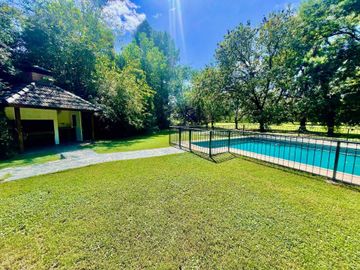 HIGHLAND PARK: CASA EN VENTA AL GOLF 3 DORM C/ DEP