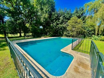 HIGHLAND PARK: CASA EN VENTA AL GOLF 3 DORM C/ DEP