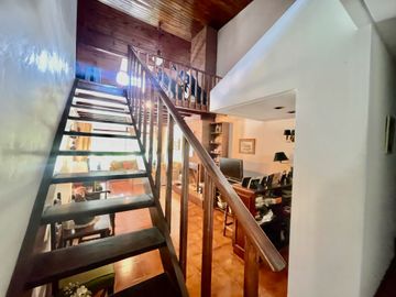 HIGHLAND PARK: CASA EN VENTA AL GOLF 3 DORM C/ DEP