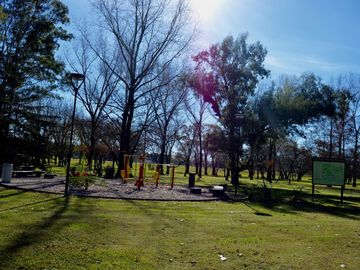 HIGHLAND PARK: CASA EN VENTA AL GOLF 3 DORM C/ DEP