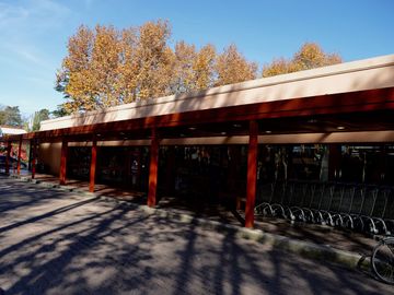 HIGHLAND PARK: CASA EN VENTA AL GOLF 3 DORM C/ DEP