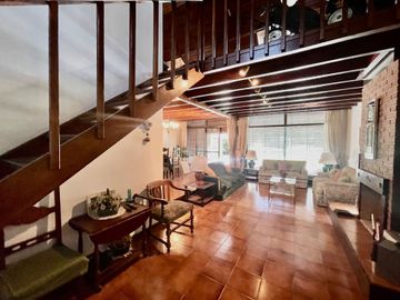 HIGHLAND PARK: CASA EN VENTA AL GOLF 3 DORM C/ DEP