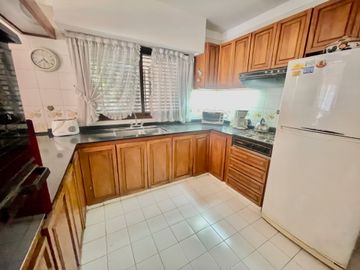 HIGHLAND PARK: CASA EN VENTA AL GOLF 3 DORM C/ DEP