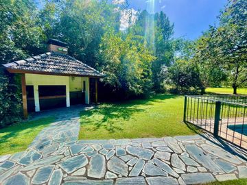 HIGHLAND PARK: CASA EN VENTA AL GOLF 3 DORM C/ DEP