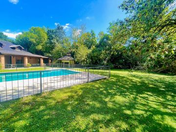 HIGHLAND PARK: CASA EN VENTA AL GOLF 3 DORM C/ DEP