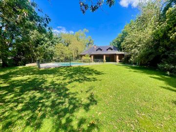 HIGHLAND PARK: CASA EN VENTA AL GOLF 3 DORM C/ DEP