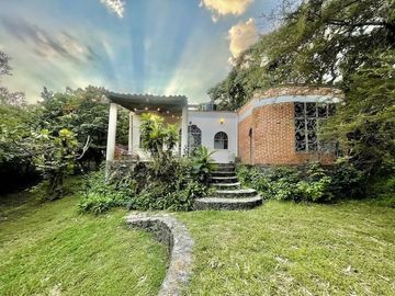 VENTA /CESION DE DERECHOS HERMOSA CASA  STO DOMINGO OCOTITLAN TEPOZTLAN MORELOS