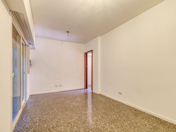 Venta Depto 3 amb. con coch. Belgrano Apto Crédito
