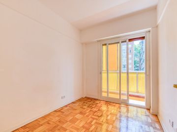 Venta Depto 3 amb. con coch. Belgrano Apto Crédito