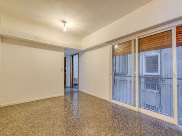 Venta Depto 3 amb. con coch. Belgrano Apto Crédito