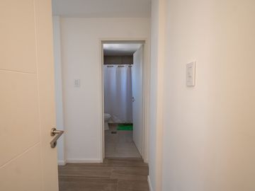 VENTA SEMIPISO DOS DORMITORIOS EN TORRE LYON